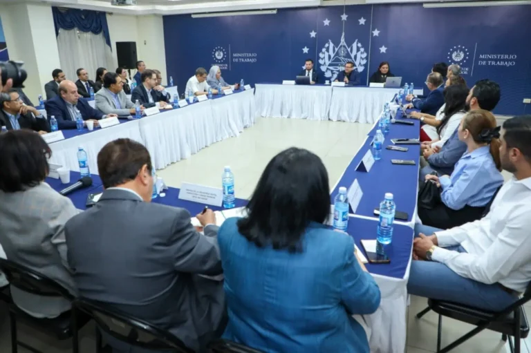 Trabajo abrirá análisis sobre una posible actualización de los tiempos laborales